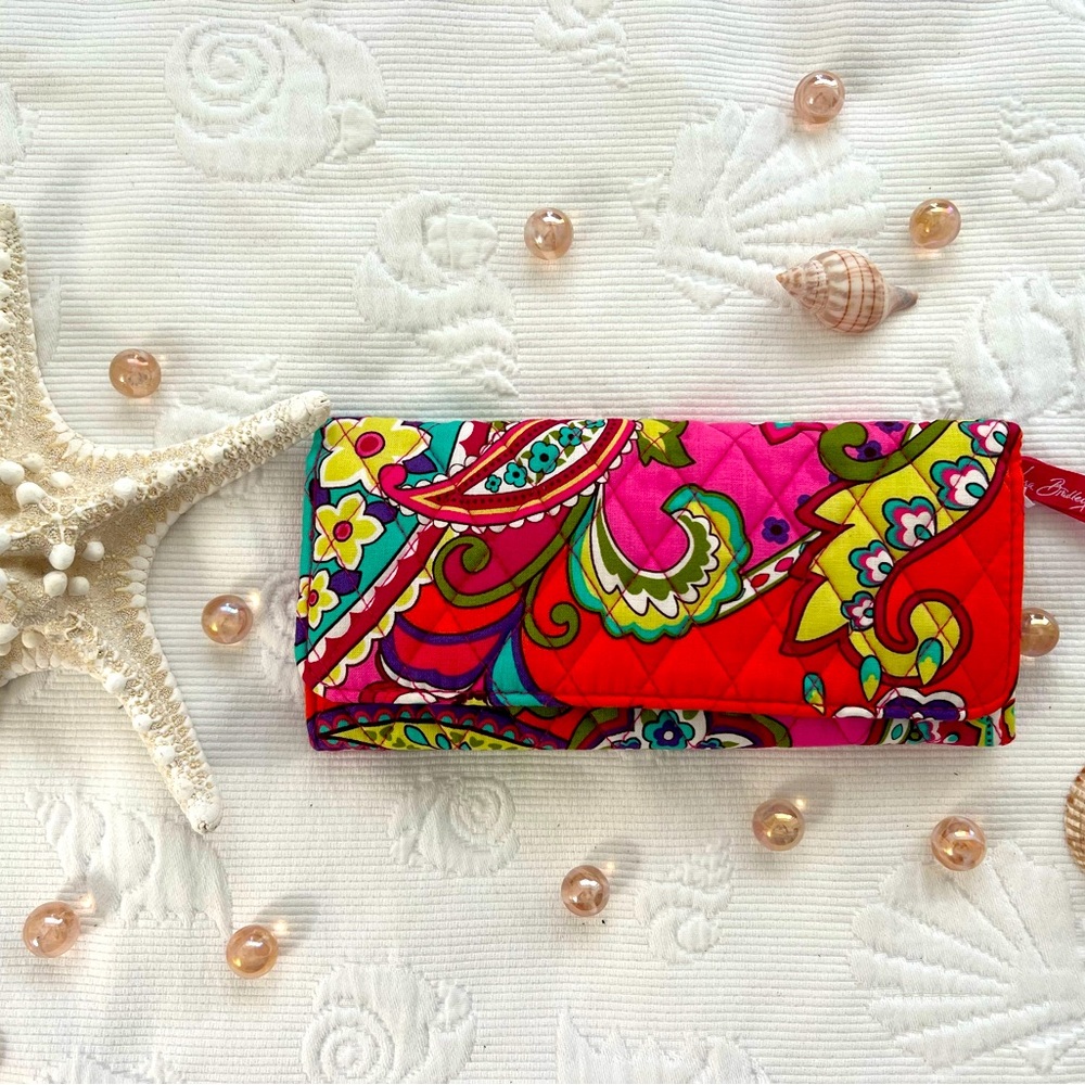 Vera Bradley NWT Pink Swirls Trifold Wallet